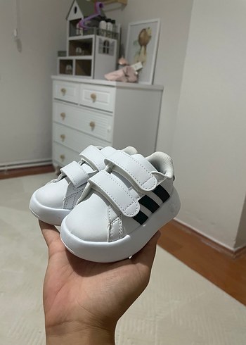 Erkek Çocuk Beyaz Cırt Cırtlı Spor Ayakkabı