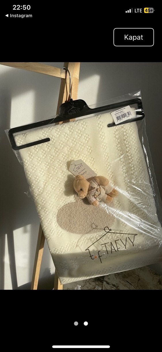 Beyaz Desenli Örgü Bebek Battaniyesi - Görsel 2