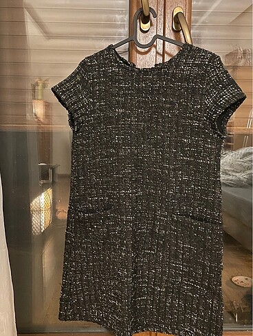 Zara chanel tarzında siyah simli midi elbise