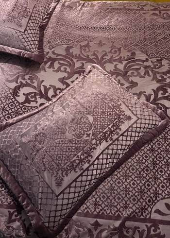 Bordo İşlemeli Yatak Örtüsü ve yastıkları - Görsel 4