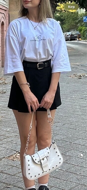Siyah şort etek
