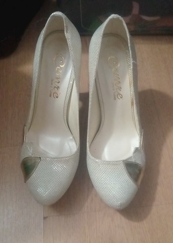 Diger Beyaz Parlak Stiletto Kadın Ayakkabı
