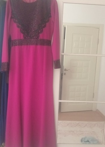 Pembe Uzun Kollu İşlemeli Abiye Elbise