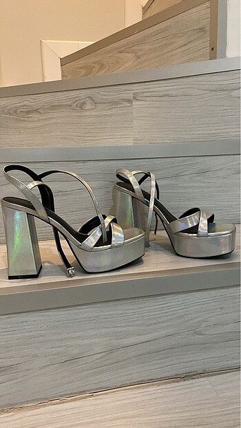 Zara sandalet