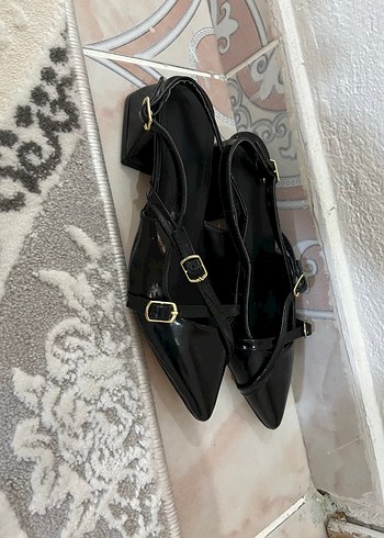 Kadın Siyah Rugan Tokalı Topuklu Ayakkabı