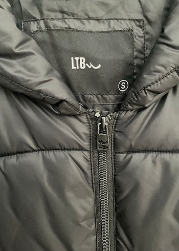 s Beden Siyah Fermuarlı LTB Kadın Mont