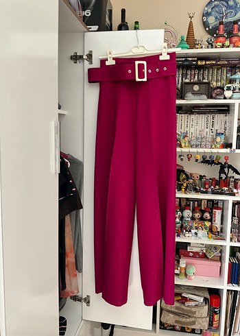 s Beden pembe Renk Parlak Pembe Tokalı Midi Kumaş Pantolon