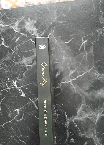 Beden Renk VERİTY-COLLEEEN HOOVER