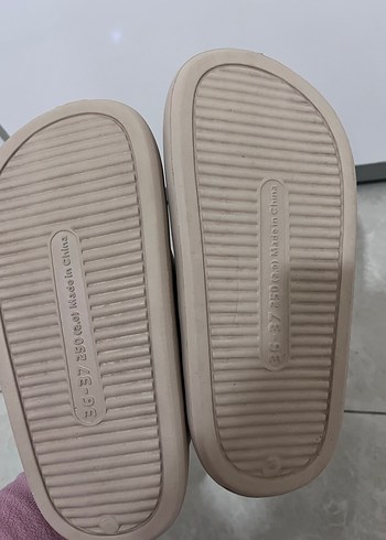 Kız Çocuk Bej Kürklü Sıcak Terlik - Görsel 3