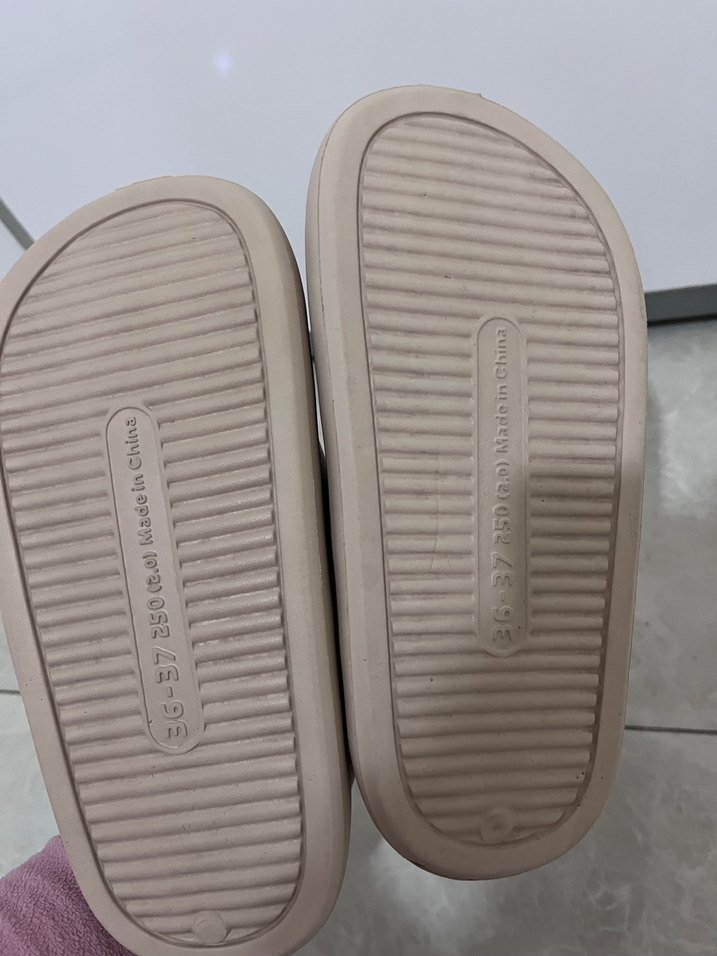 Kız Çocuk Bej Kürklü Sıcak Terlik - Görsel 3