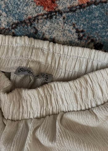 Kadın Beyaz Keten Pilili Rahat Pantolon - Görsel 2