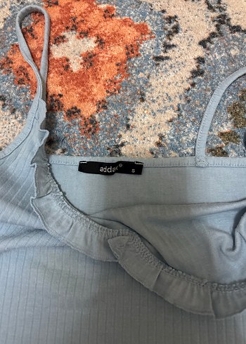 Mavi V Yaka Fırfırlı İnce Askılı Bluz - Görsel 2