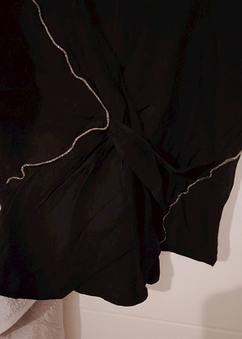 Siyah V Yaka Drapeli Kadın Bluz - Görsel 2