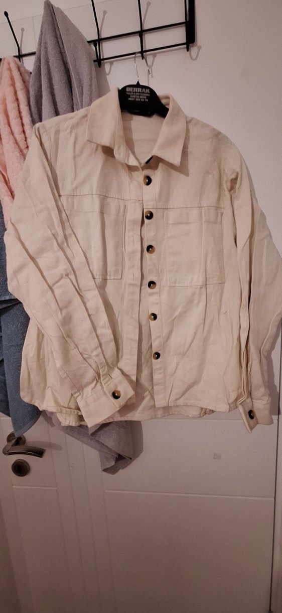 Bej Düğmeli Uzun Kollu  Kadın Gömlek ceket - Görsel 3