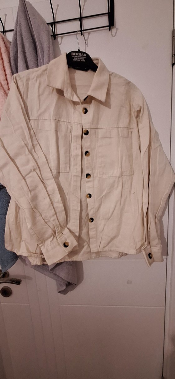 Bej Düğmeli Uzun Kollu  Kadın Gömlek ceket - Görsel 2