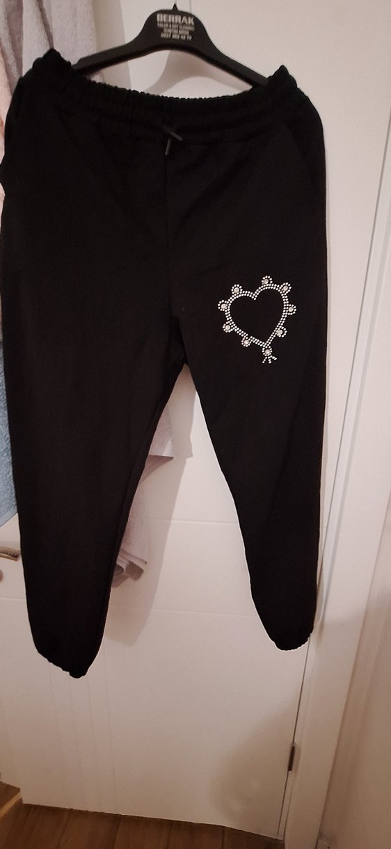 Onu açık kalp detayli Eşofman takim şık ve guzeldir kapşonlu - Görsel 2