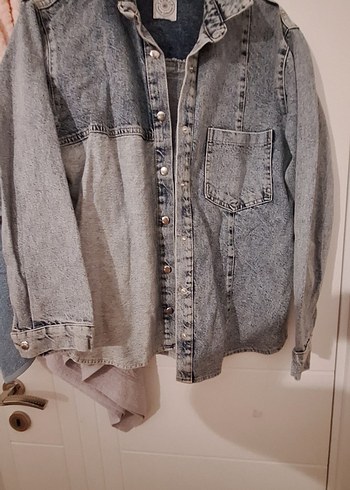 köyü ve açık kot desenli önden cepli düğmeli kot ceket - Görsel 3