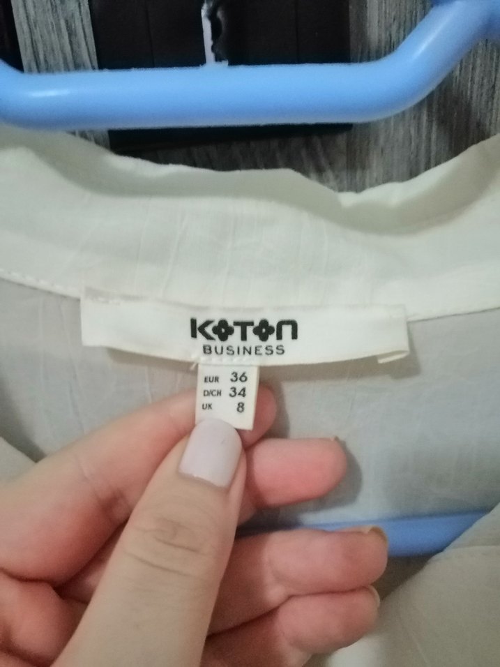 Beyaz Düğmeli Uzun Kollu Gömlek - Görsel 3