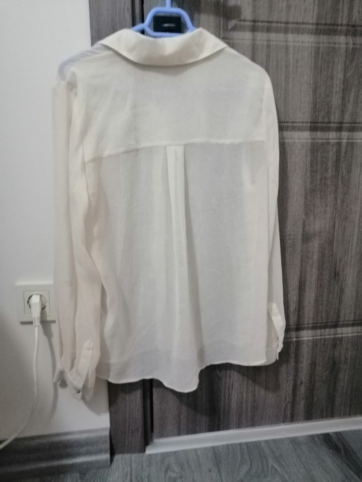 Beyaz Düğmeli Uzun Kollu Gömlek - Görsel 2