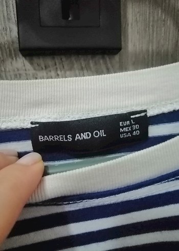 Lacivert Çizgili Kısa Kollu Crop Top - Görsel 3