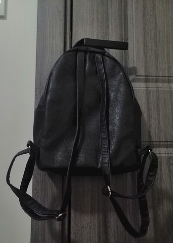 Siyah Deri Fermuarlı Kadın Sırt Çantası - Görsel 2