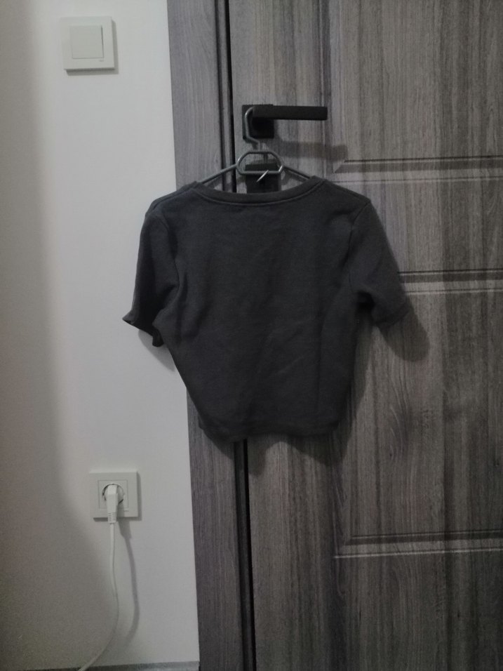 Kısa Kollu Crop Tişört - Görsel 3