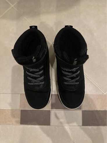 31 Beden H&M siyah erkek çocuk bot