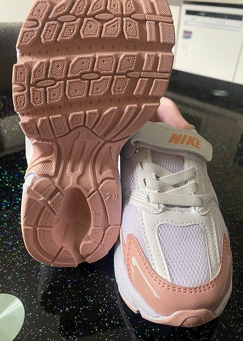 Kızlar için Beyaz Velcro Bantlı Sneakers - Görsel 3