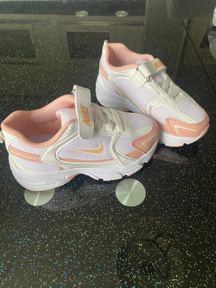 Kızlar için Beyaz Velcro Bantlı Sneakers - Görsel 2