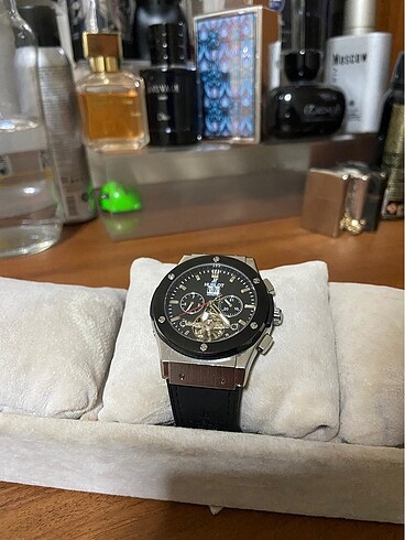 Hublot kinetik saat