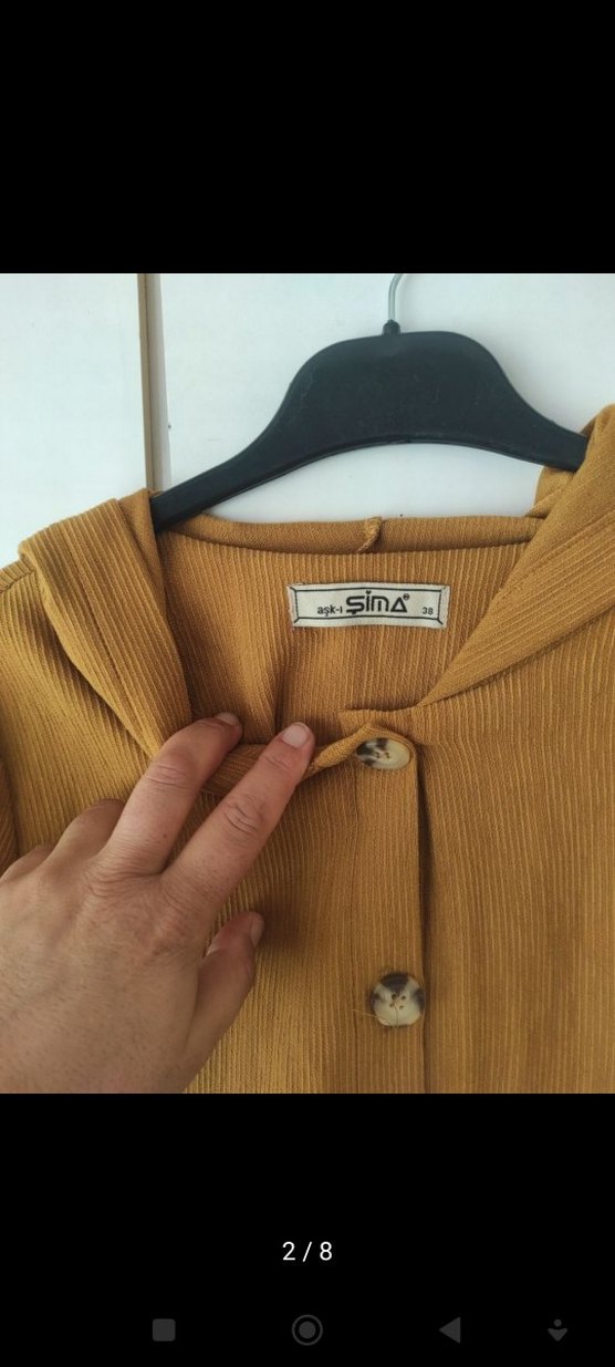 Düğmeli Uzun hardal renk trenc - Görsel 3