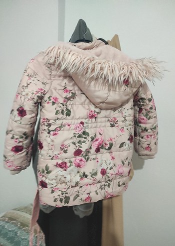 Çiçek Desenli Kürklü Kız Çocuk Mont - Görsel 2