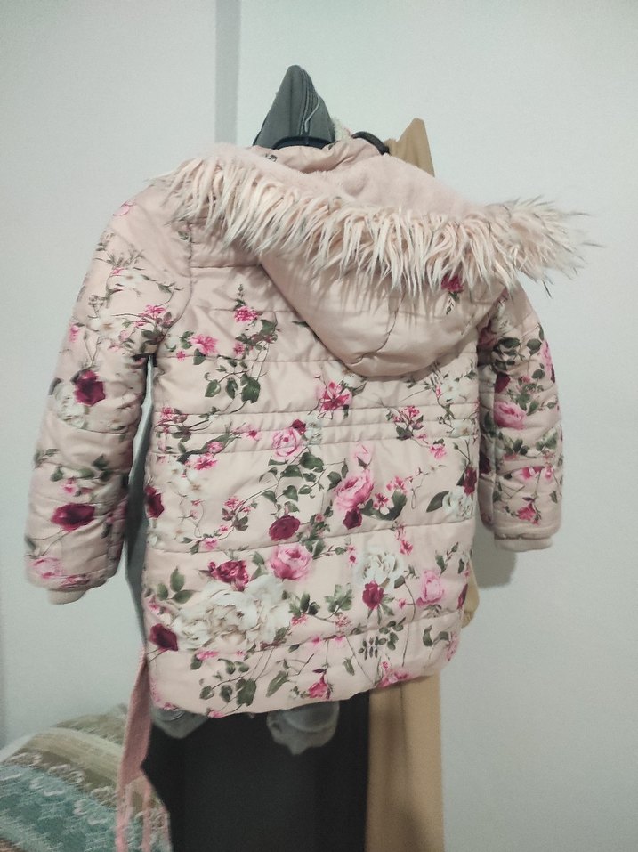 Çiçek Desenli Kürklü Kız Çocuk Mont - Görsel 2