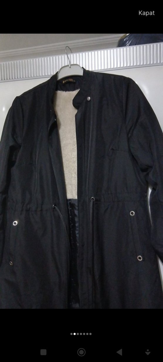 Uzun Siyah Düğmeli Kadın Palto - Görsel 2