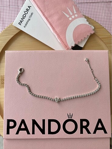 Pandora ışıltılı kalp tenis bilezik