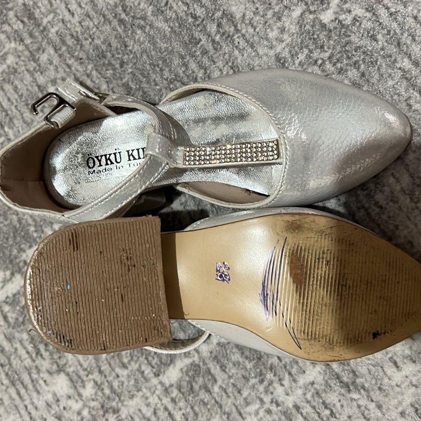 Gri Yılan Desenli Tokalı Kız Özel Ayakkabı - Görsel 3