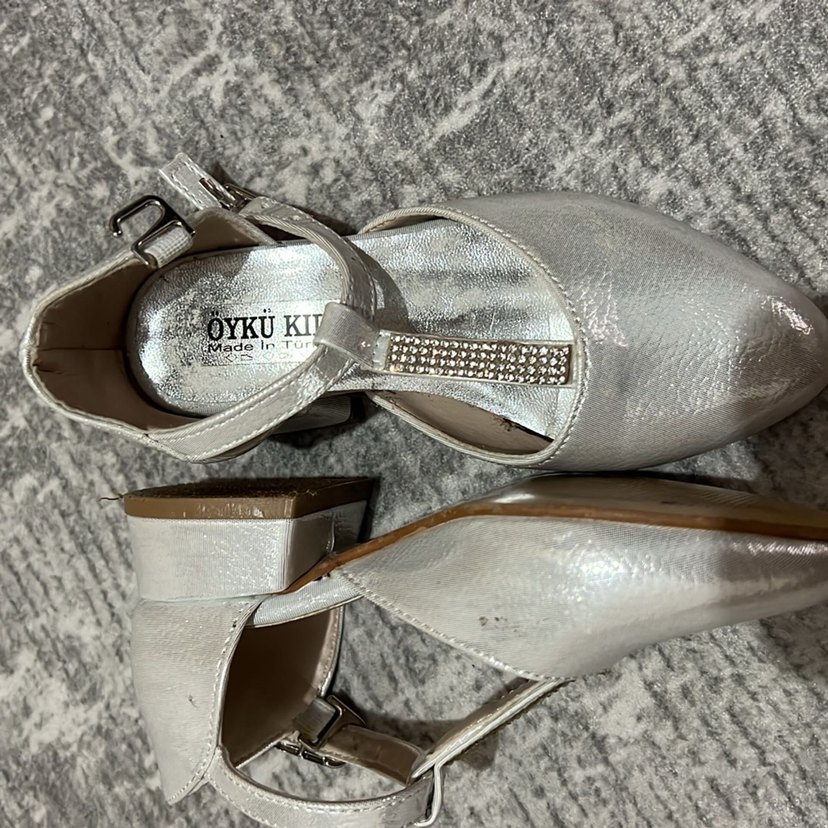 Gri Yılan Desenli Tokalı Kız Özel Ayakkabı - Görsel 2