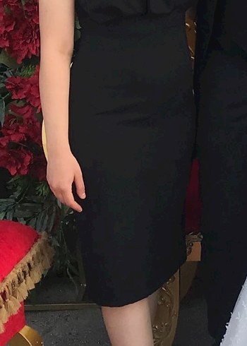 Siyah Yüksek Yakalı Drapeli Midi Elbise - Görsel 2