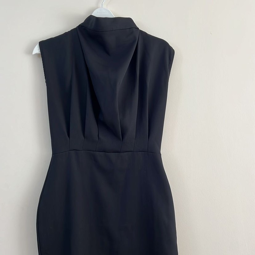 Siyah Yüksek Yakalı Drapeli Midi Elbise - Görsel 3