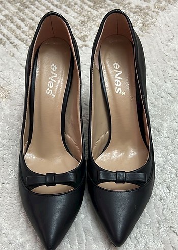 Siyah Fiyonk Detaylı Stiletto Topuklu Kadın Ayakkabı