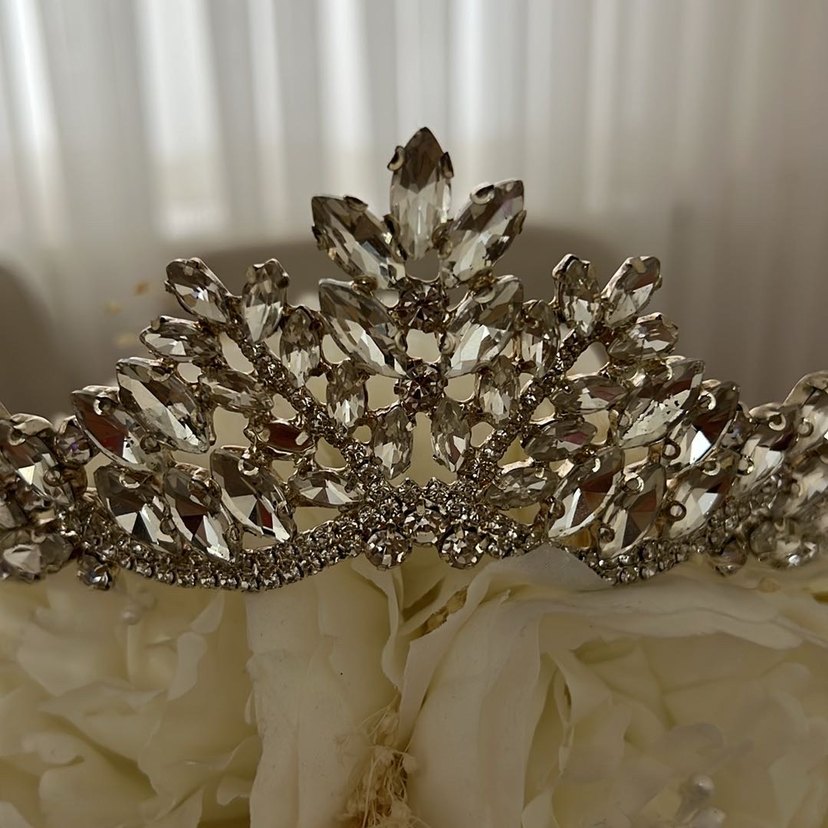 Beyaz Işıltılı Modern Klasik Gelin Tacı - Görsel 2