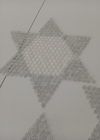 Boncuk İşlemeli Yıldız Desenli Masa Örtüsü