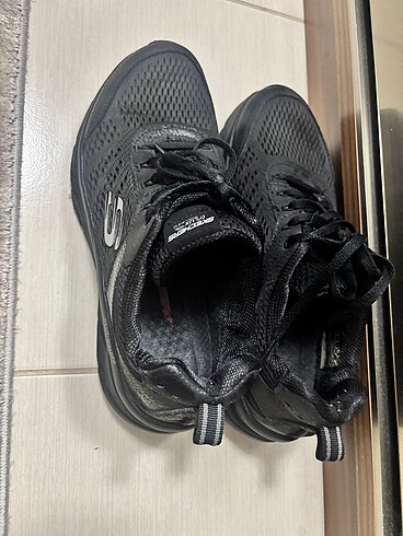39 Beden siyah Renk Orjinal skechers bayan ayakkabı