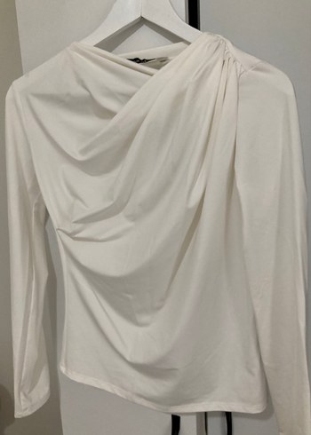 Beyaz Drapeli Uzun Kollu Yüksek Yaka Bluz - Görsel 2