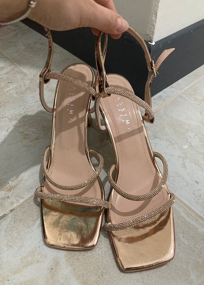 Şık topuklu ayakkabı - Görsel 4