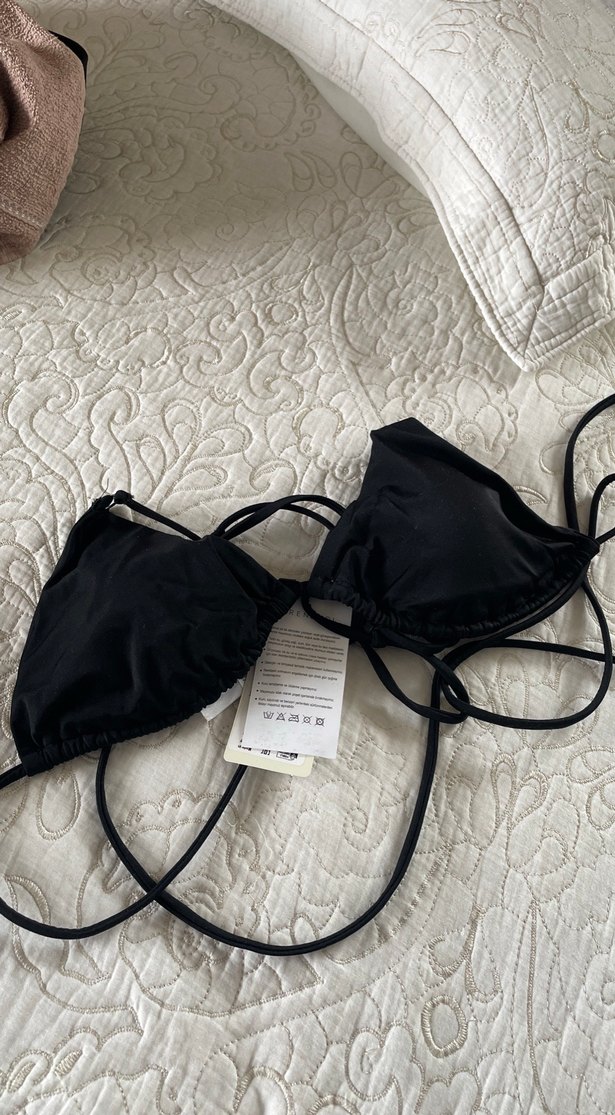 Siyah İp Askılı Mini Bikini Üstü - Görsel 2