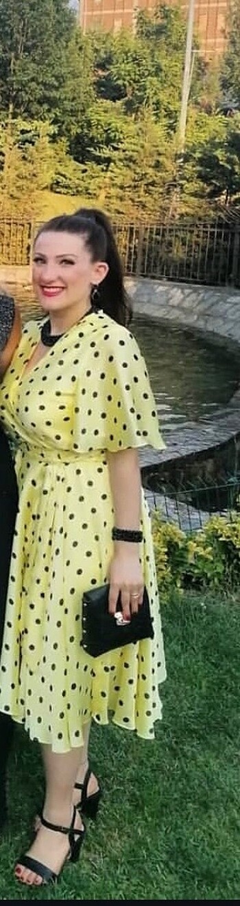 Sarı elbise