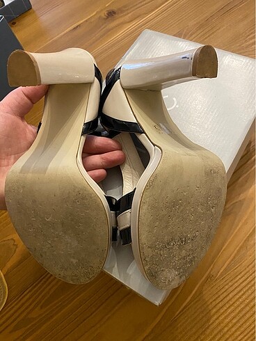 38 Beden Ayaklı topuklu sandalet