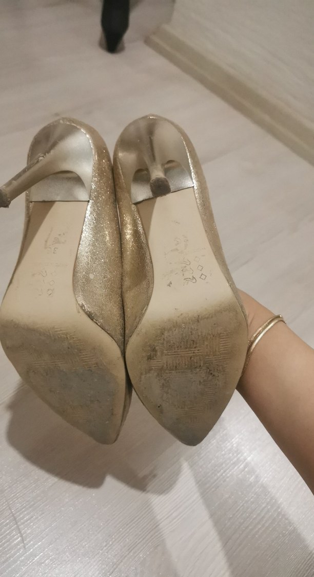 Altın Renkli Parlak Süet Stiletto - Görsel 2