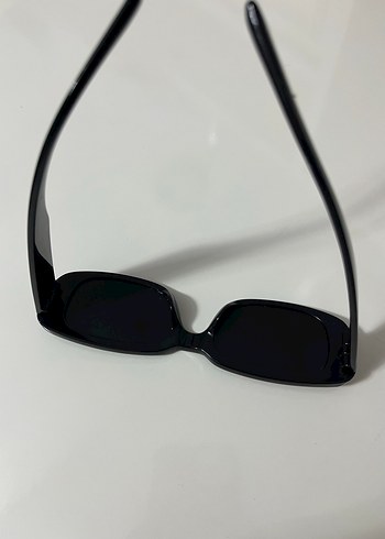 Minimalist Siyah Kadın Gözlüğü - Görsel 3